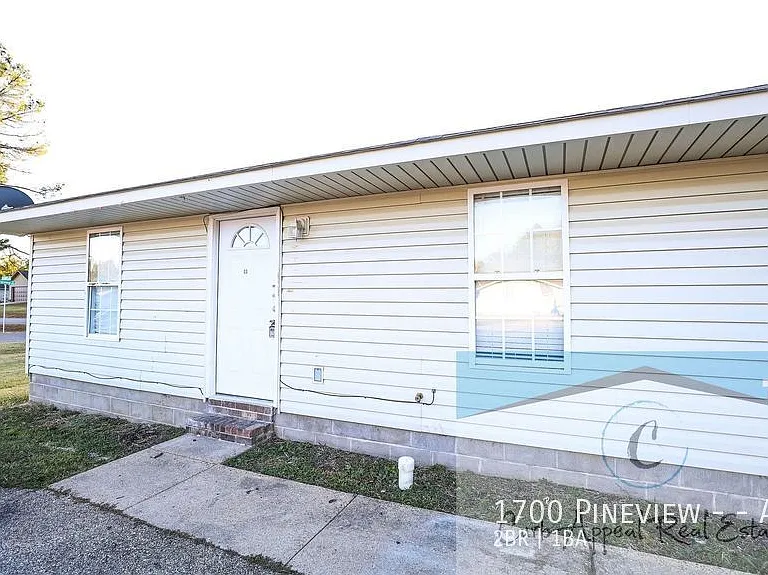 1700 Pineview St #A2 — Photo 1