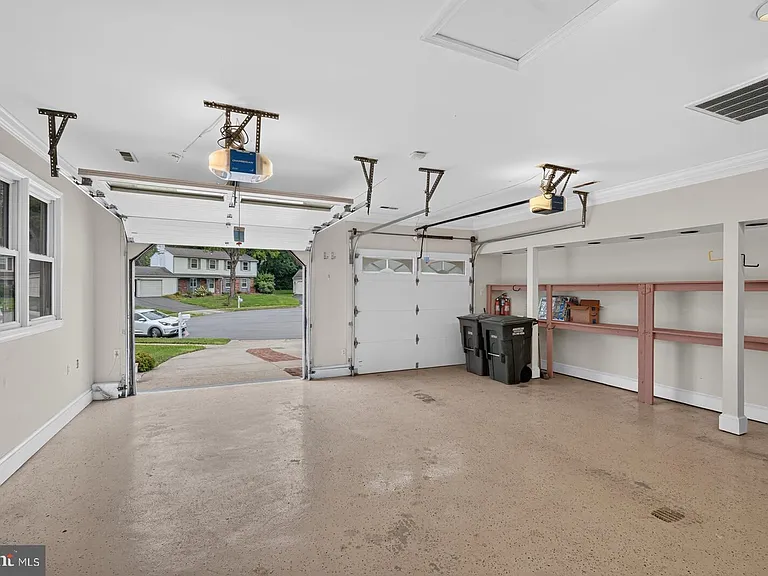 5402 Ashcomb Ct — Photo 5