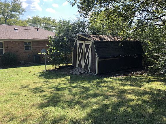4th image of 513 Rosewood Dr