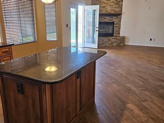 5th image of 640 N Northern Vista Pl