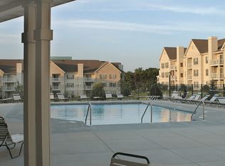8541 Greenway Blvd APT 206, Middleton, WI 53562
