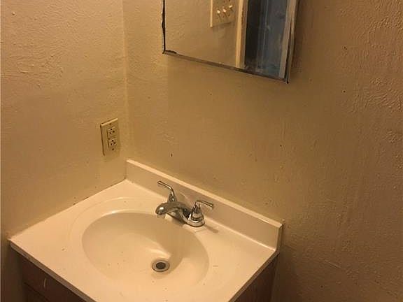 5th image of 2342 Talco Dr