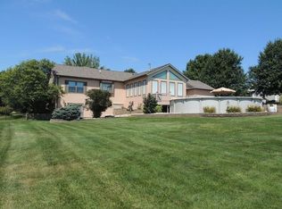 16180 Greenland Dr, Morrison, IL 61270