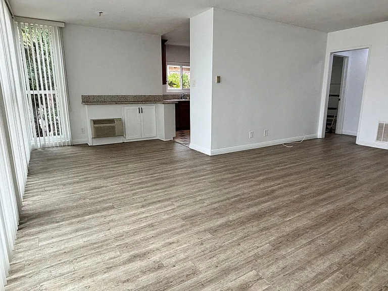 928 S Sherbourne Dr — Photo 20