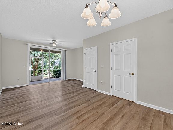 5th image of 8099 SUMMER COVE Court