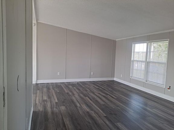 4th image of 34 Ridgecrest Cir