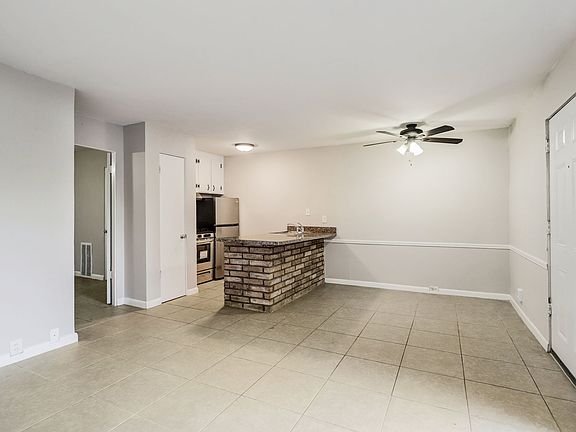 2nd image of 510 Branard St APT 6