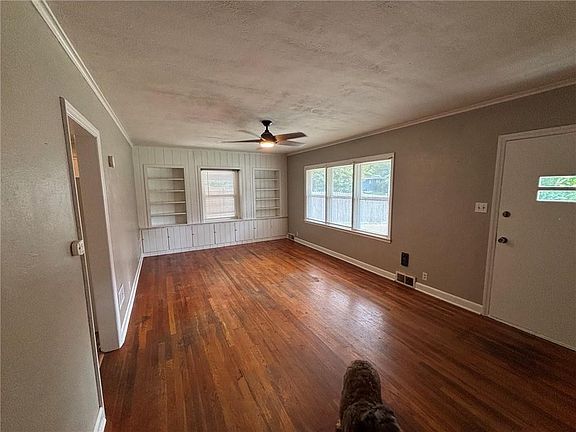 3rd image of 307 Phelps St