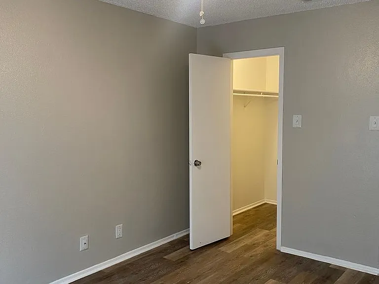 Grant Apartments — Photo 6