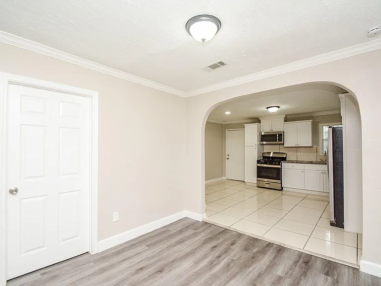 2109 Pomona Dr — Photo 6