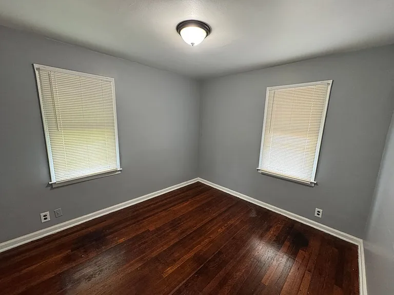 2342 E Legrande Ave — Photo 20