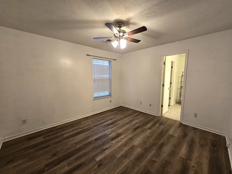 6972 N Olive St — Photo 10