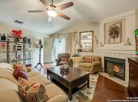 5th image of 11038 Almond Park