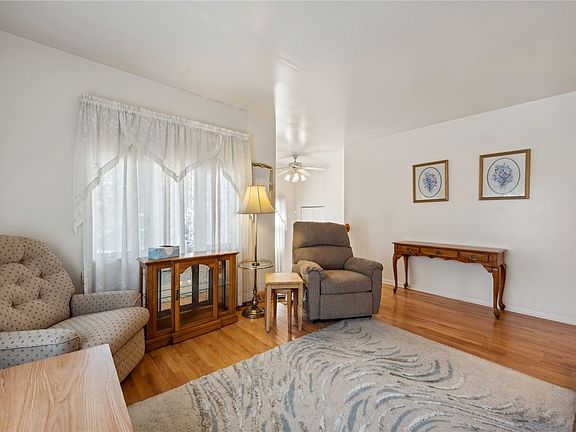 4th image of 721 27th St