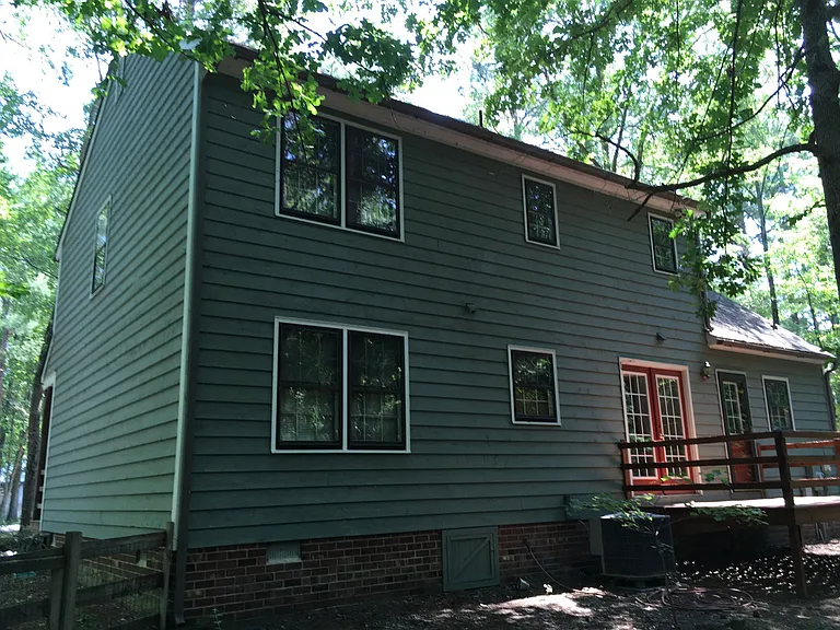 906 Pinewood Dr — Photo 3