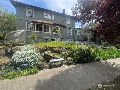 23 W Boston Street, Seattle, WA, 98119