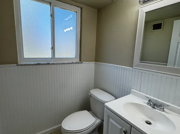 3109 Glenwood Ct, Saint Ann, MO 63074