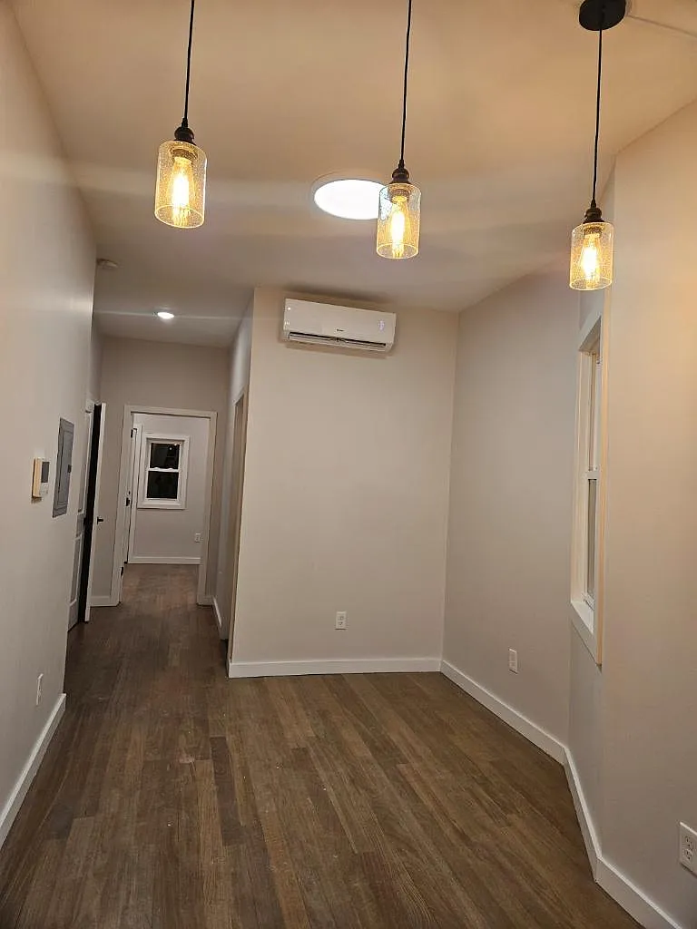 2 bed, 800 sqft, $1,950 — Photo 2