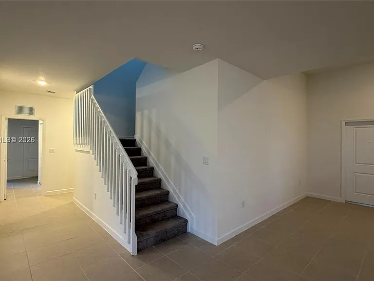 2475 SE 29th Dr — Photo 7