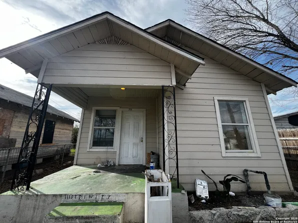 711 S TRINITY ST, San Antonio, TX 78207