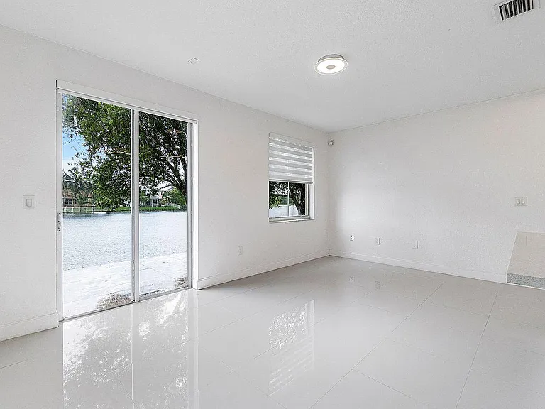 3923 SW 169th Ter — Photo 35