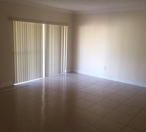 3rd image of 10826 N Kendall Dr APT T6