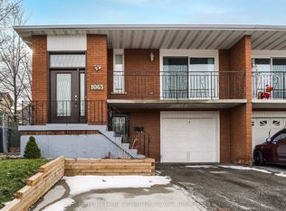 1063 Blairholm Ave, Mississauga, ON L5C 3C9
