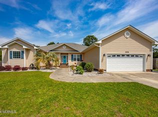 304 Baffle Ct, Swansboro, NC 28584