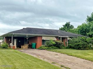 1040 W Crocus Dr, Radcliff, KY 40160