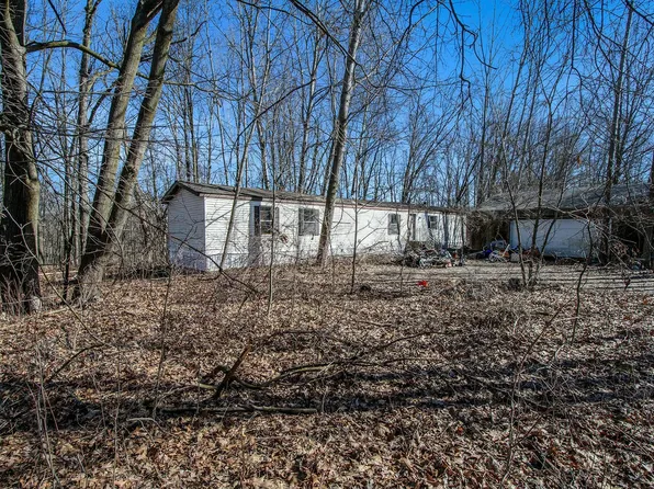 8744 Elm Ln, Saranac, MI 48881