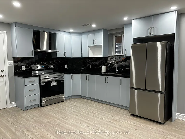 35 Merrimac Dr — Photo 12
