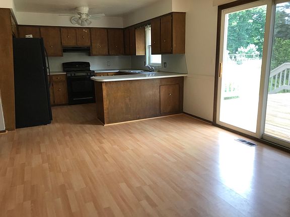 4th image of 3424 Keswick Dr NE