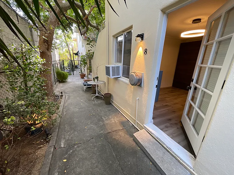 Londonderry View Dr — Photo 10