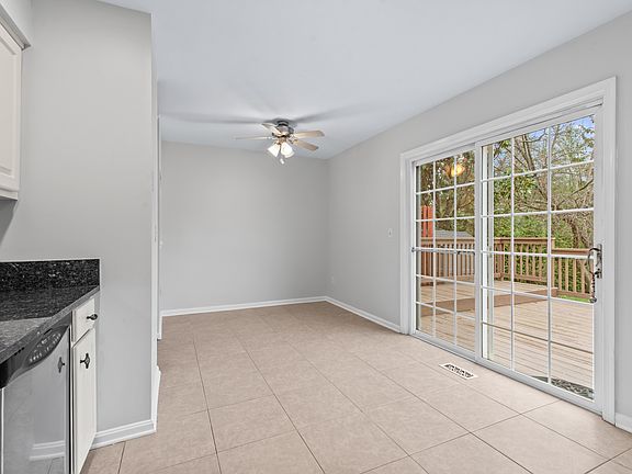 5th image of 20 White Pine Ct #1