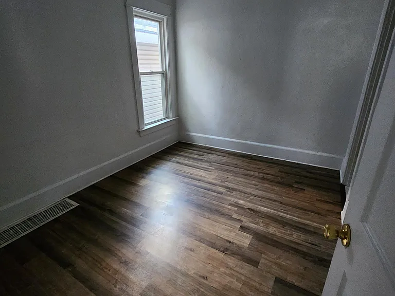 839 E 26th St #2 — Photo 11