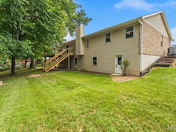 2nd image of 536 Pebble Brook Ln