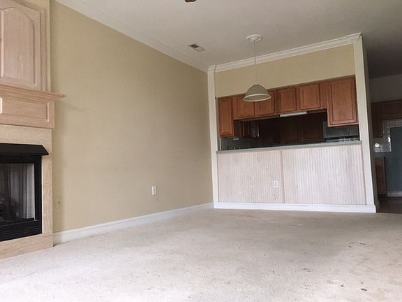 5th image of 300 Riveranne Ct APT 213