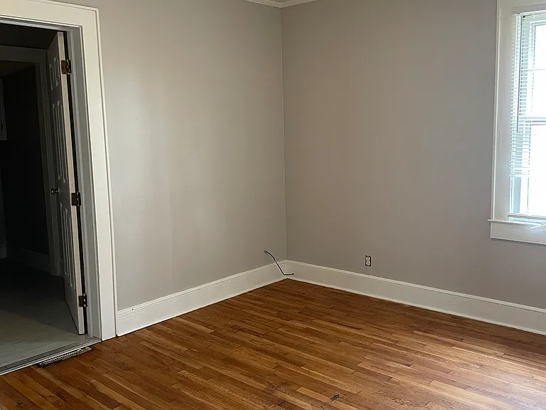 314 Spence St — Photo 7