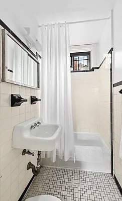 Sold by Engel & Völkers New York Real Estate | media 18