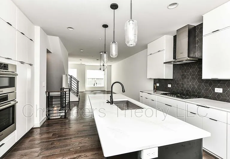 1868 Michael Faraday Dr — Photo 7