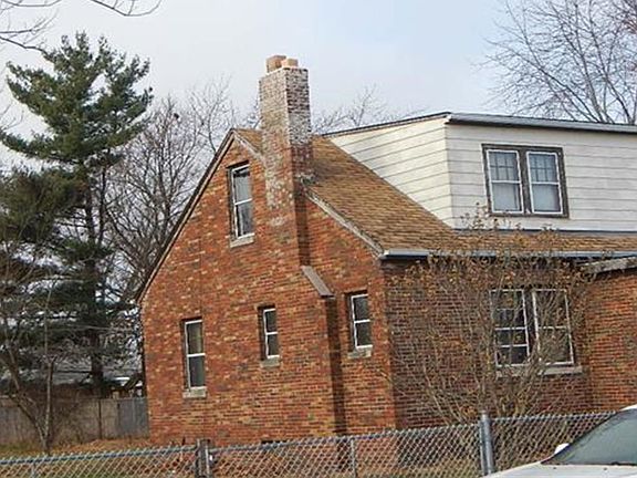 2nd image of 2828 Gibson St