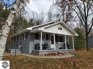 6114 Indian Lake Dr, Gladwin, MI 48624