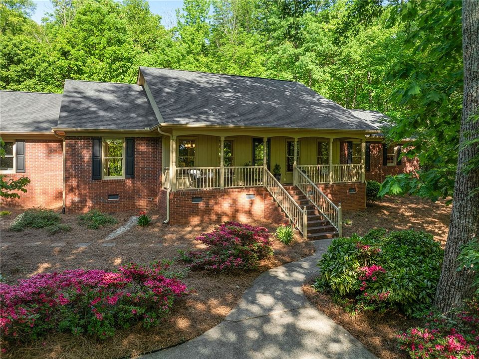1st image of 40 Bald Rock Dr