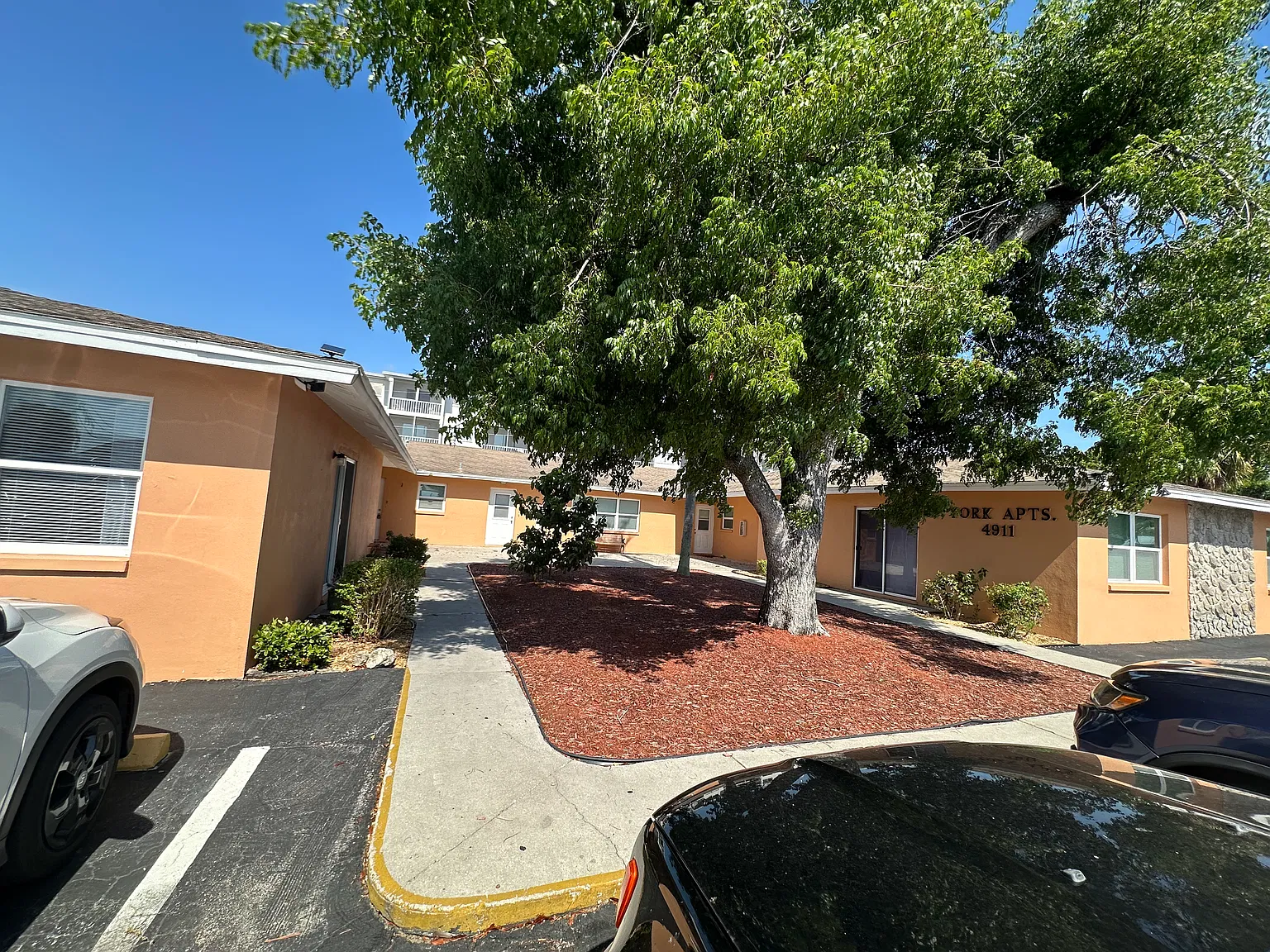 2 bed, 1087 sqft, $1,650 — Photo 3