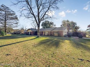 200 Creek Bend Rd, Natchez, MS 39120