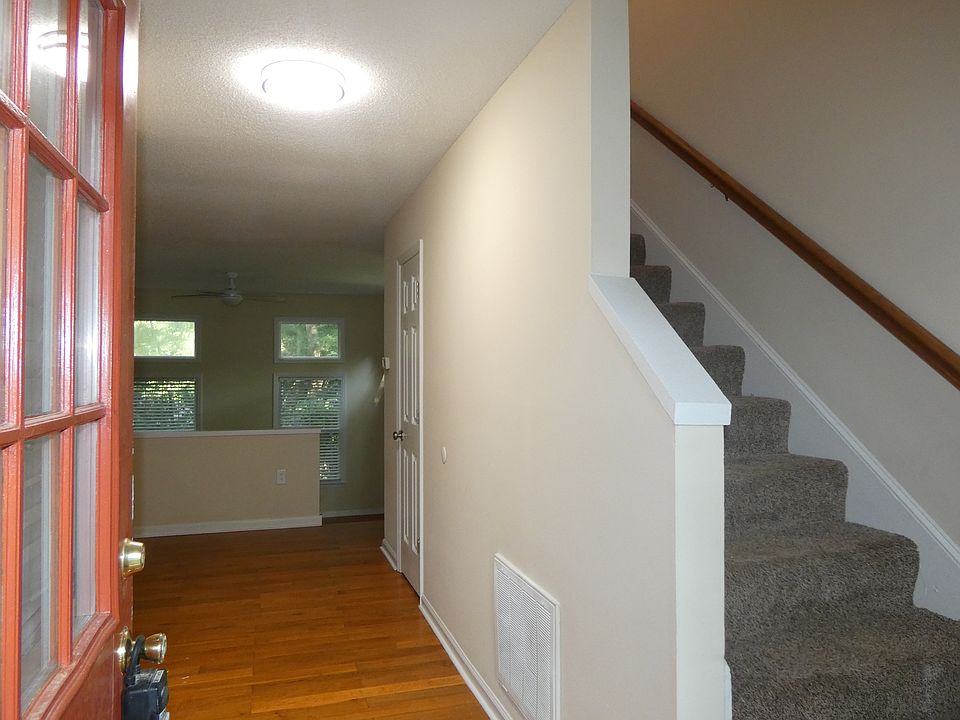 Entrance to hallway, view of stairs