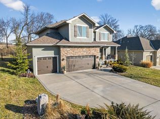 2320 SW Deer Run Rd, Lees Summit, MO 64082