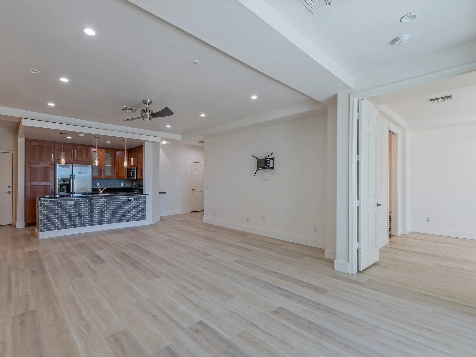 2 bed, 1413 sqft, $2,500 — Photo 4