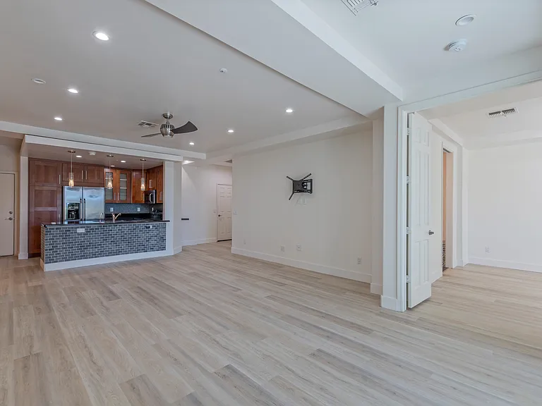 7502 E Earll Dr #3 — Photo 2
