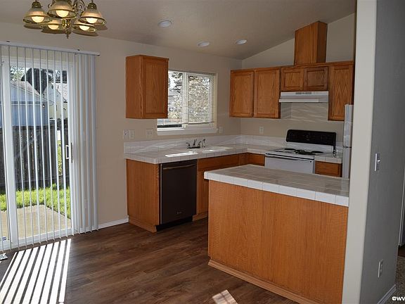 2nd image of 668 Viking Ln SE
